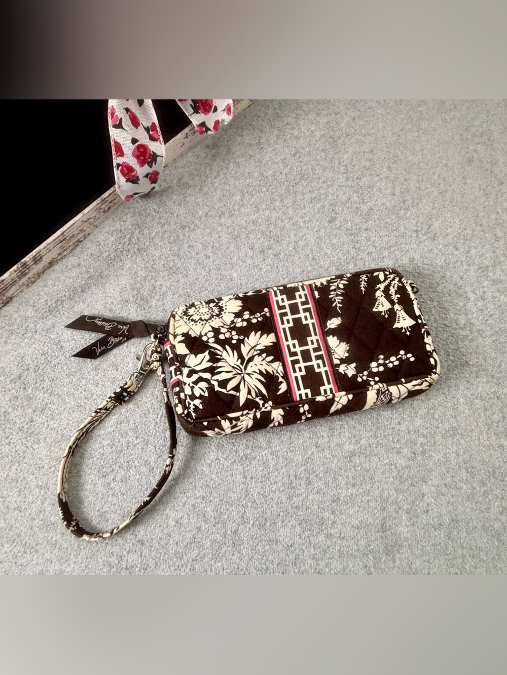 Vera Bradley Imperial Toile Retired Wristlet Wallet Brown Pink